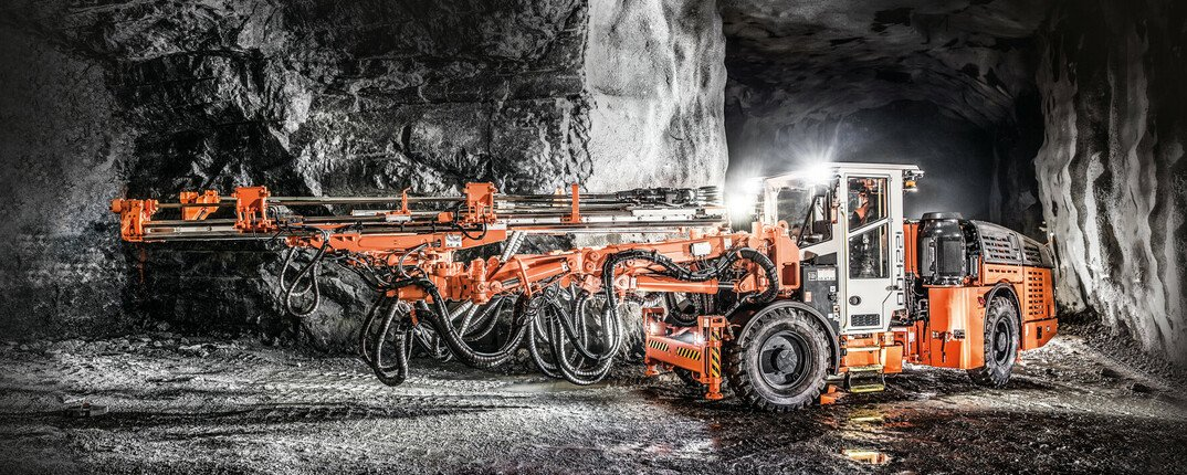 Underground drilling rig